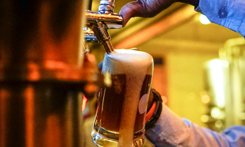 Tipy na dárky pro muže s pivem