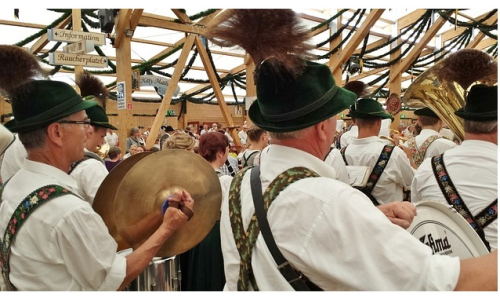 Tradiční i netradiční oblečení a kroje pro Oktoberfest