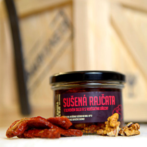 Sušená rajčata v olivovém oleji s vlašskými ořechy