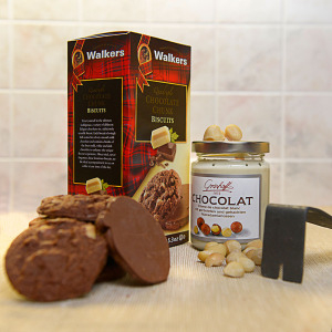 Bílý čokoládový krém s praženými makadamiovými oříšky