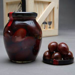 Vysoce kvalitní olivy Kalamata s peckou