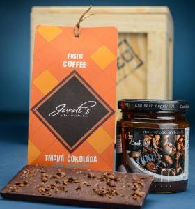 Tmavá čokoláda se stoprocentní arabikou