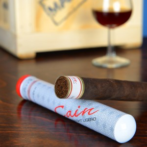 Luxusní doutník Cain 550 Maduro Tubo