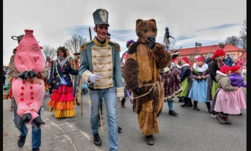 Tradiční i originální masopustní masky a jejich význam