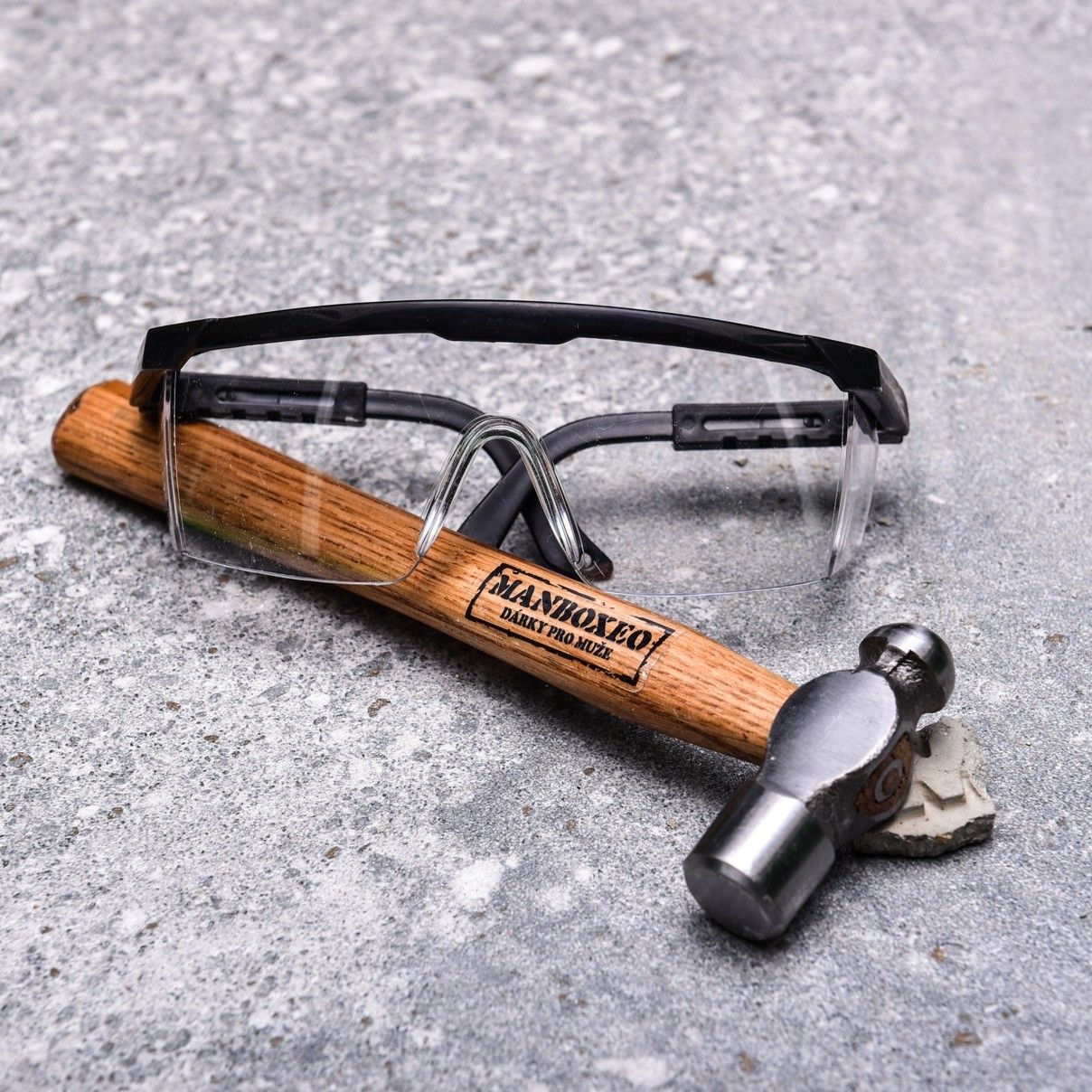 Manboxeo kladivo a ochranné brýle - darek pro muze.jpg