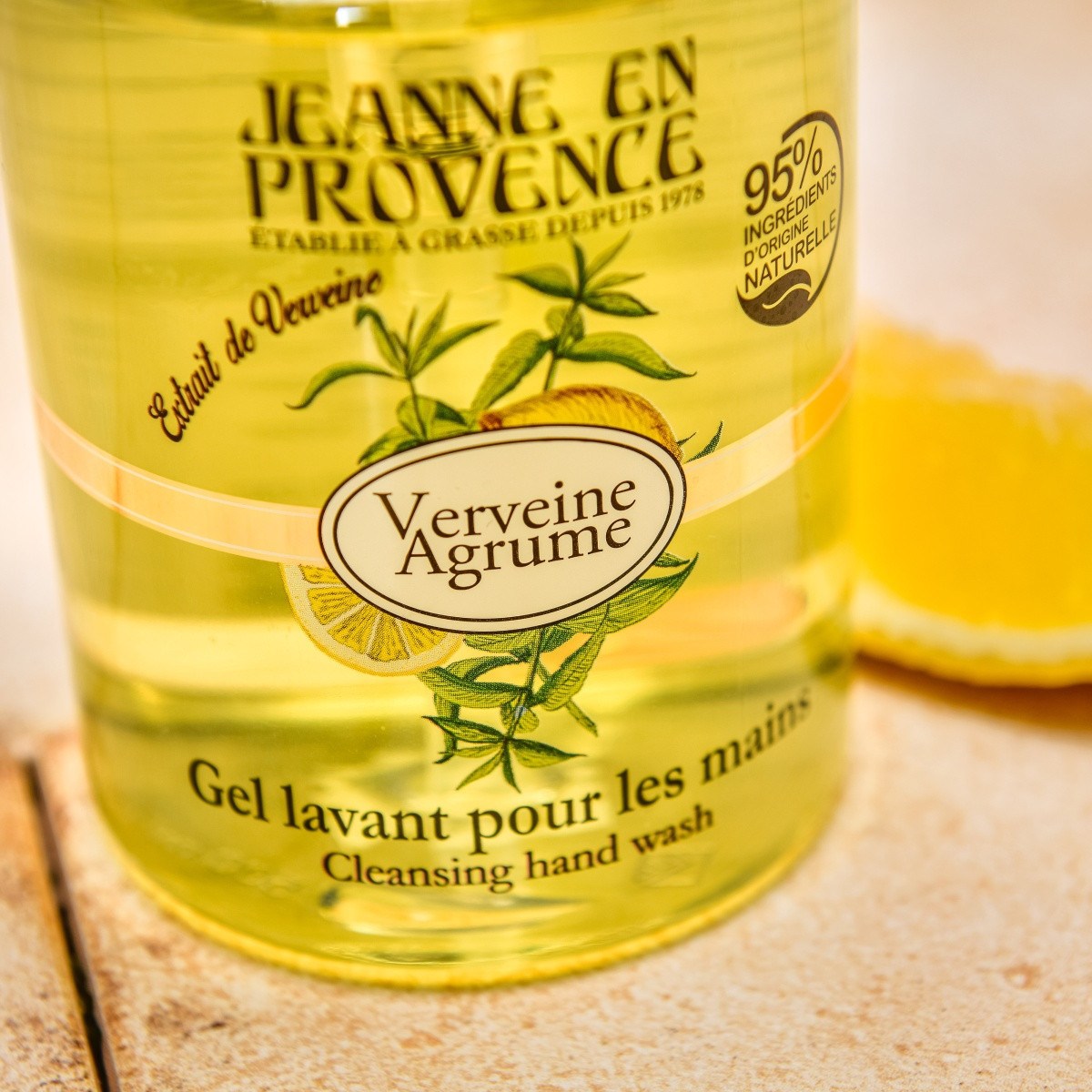 Svěží mycí gel na ruce Jeanne en Provence s vůní verbeny a citronu 500 ml