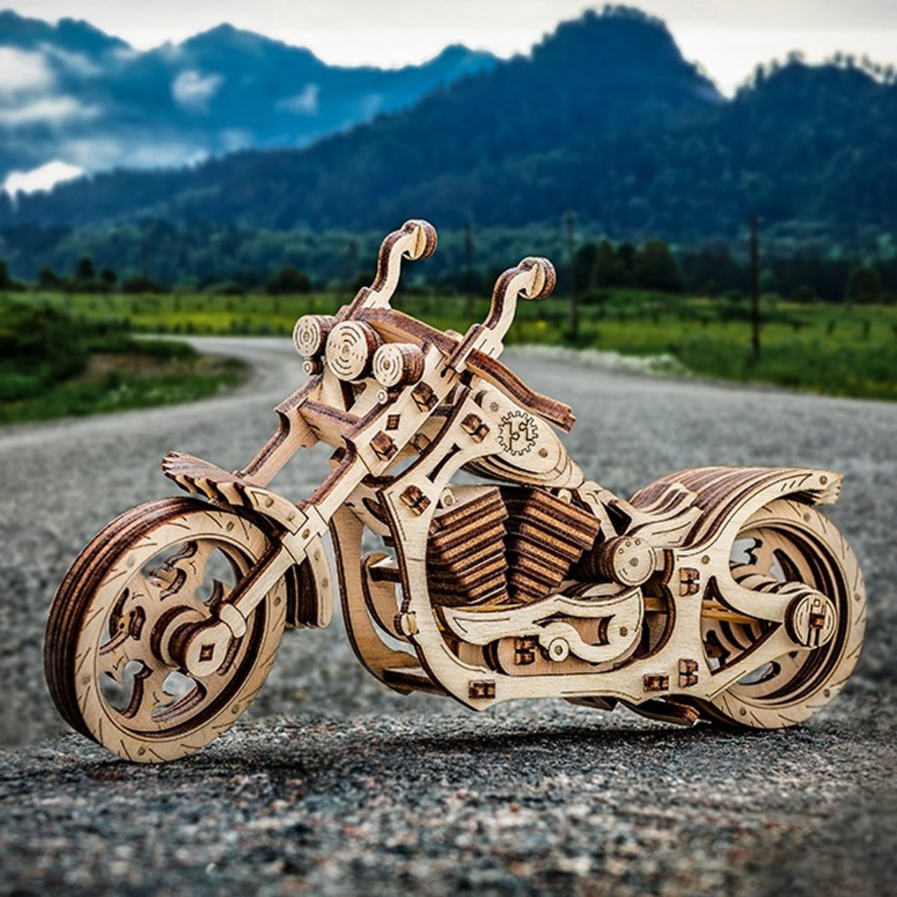 Bedna se stavebnicí – motorka Cruiser