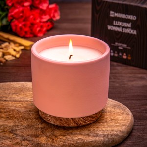 Elegantní vonná svíčka se sójovým voskem a intenzivní vůní - Santal & Rose 400 g