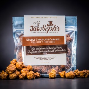 Luxusní, výrazně čokoládový popcorn Joe & Seph's s karamelem 32 g