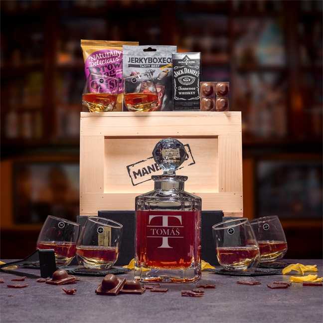 Bedna s křišťálovou karafou