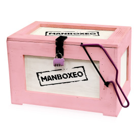 Truhly se zámečkem