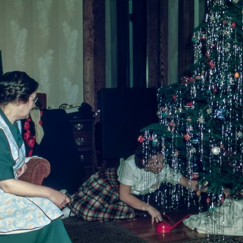 Legendární dárky za socialismu. Co si přáli  a dostávali naši rodiče a prarodiče?