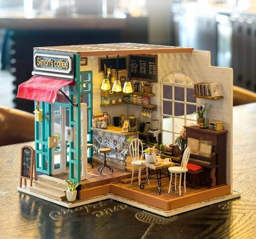 Levně DIY model Simonovy kavárny