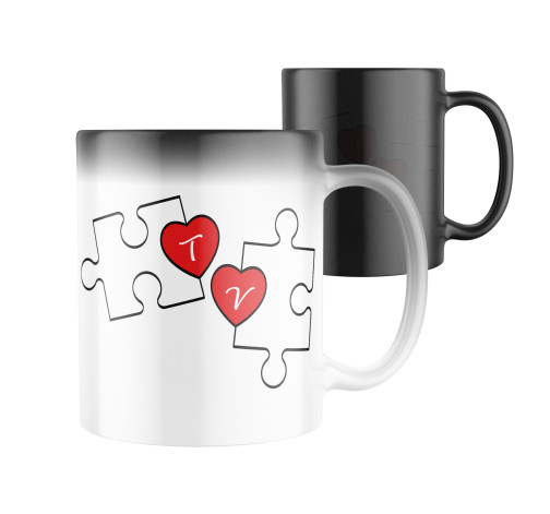 Levně Magický keramický hrnek s potiskem zamilované puzzle