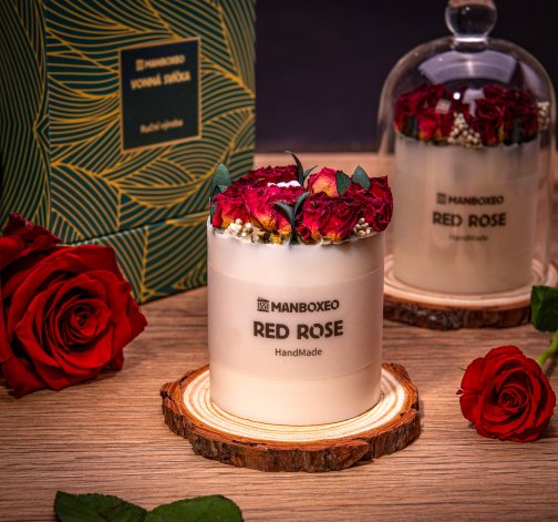 Ručně zdobená dekorativní svíčka s elegantním skleněným poklopem a intenzivní vůní - Red Rose 220 g