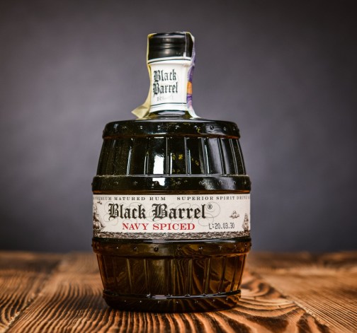 Levně A.H.Riise Black Barrel Navy Spiced Rum Old Edition 40% 0,7 l (holá láhev)