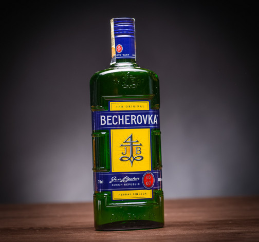 Levně Becherovka 38% 0,7 l (holá láhev)