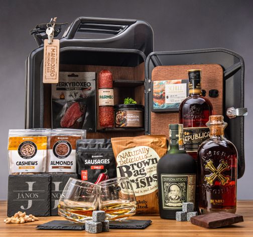 Manboxeo bar Khaki s Bourbonem